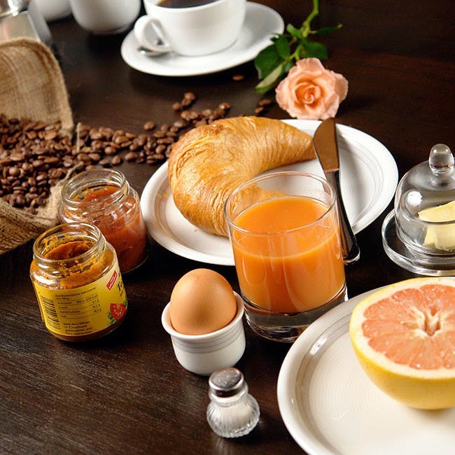 grapefruit plant citrus fruit produce fruit food dining table furniture table